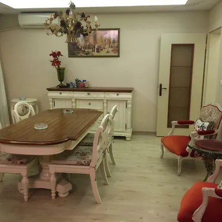 Melek Ev *